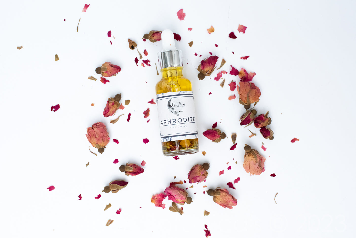 Aphrodite Candle Dressing Oil – Love, Beauty & Divine Feminine Ritual